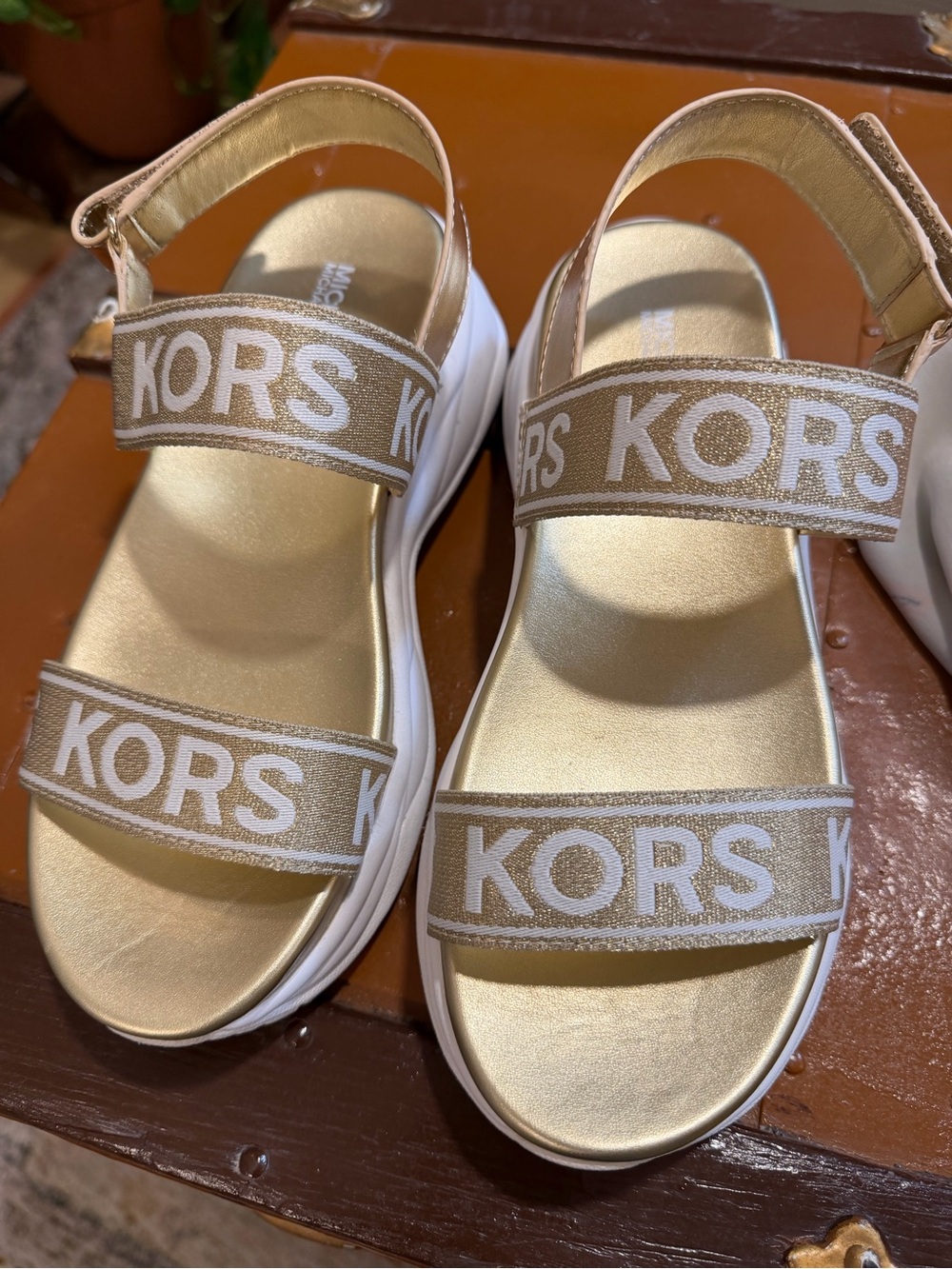 Michael Kors Gold Logo Sport Platform Sandals Women’s Size 7
